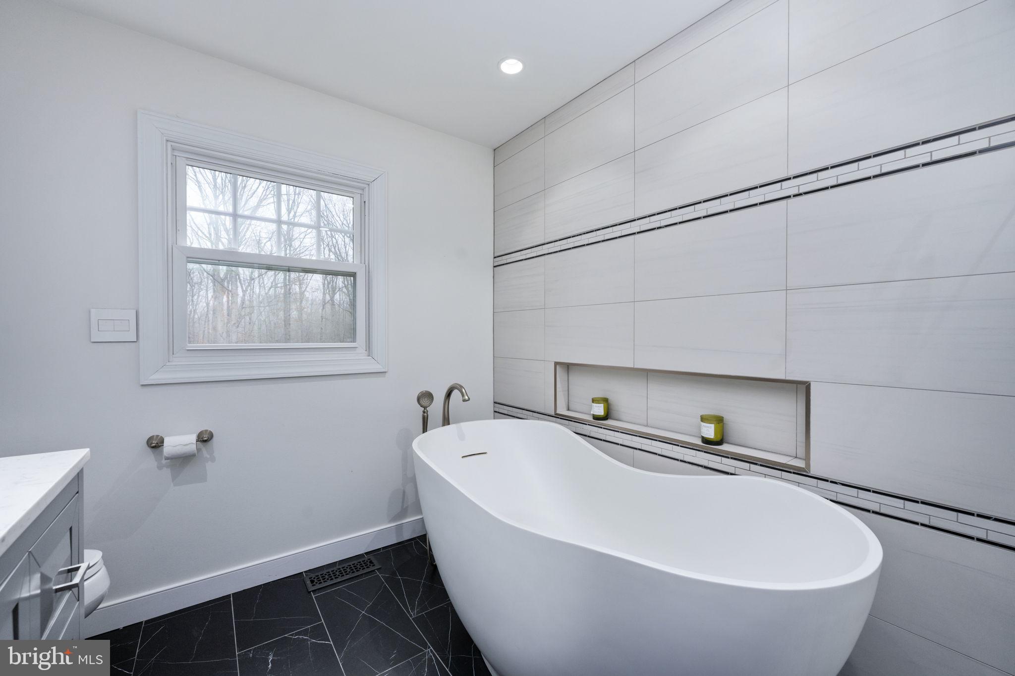 7 River Bluffs Dr