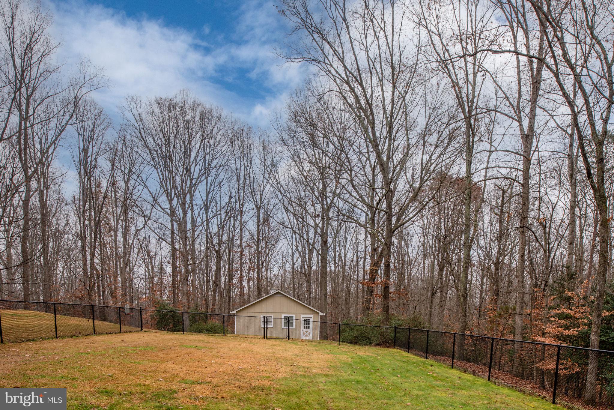 7 River Bluffs Dr