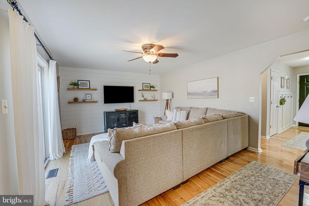 3422 LANCASTER RING ROAD