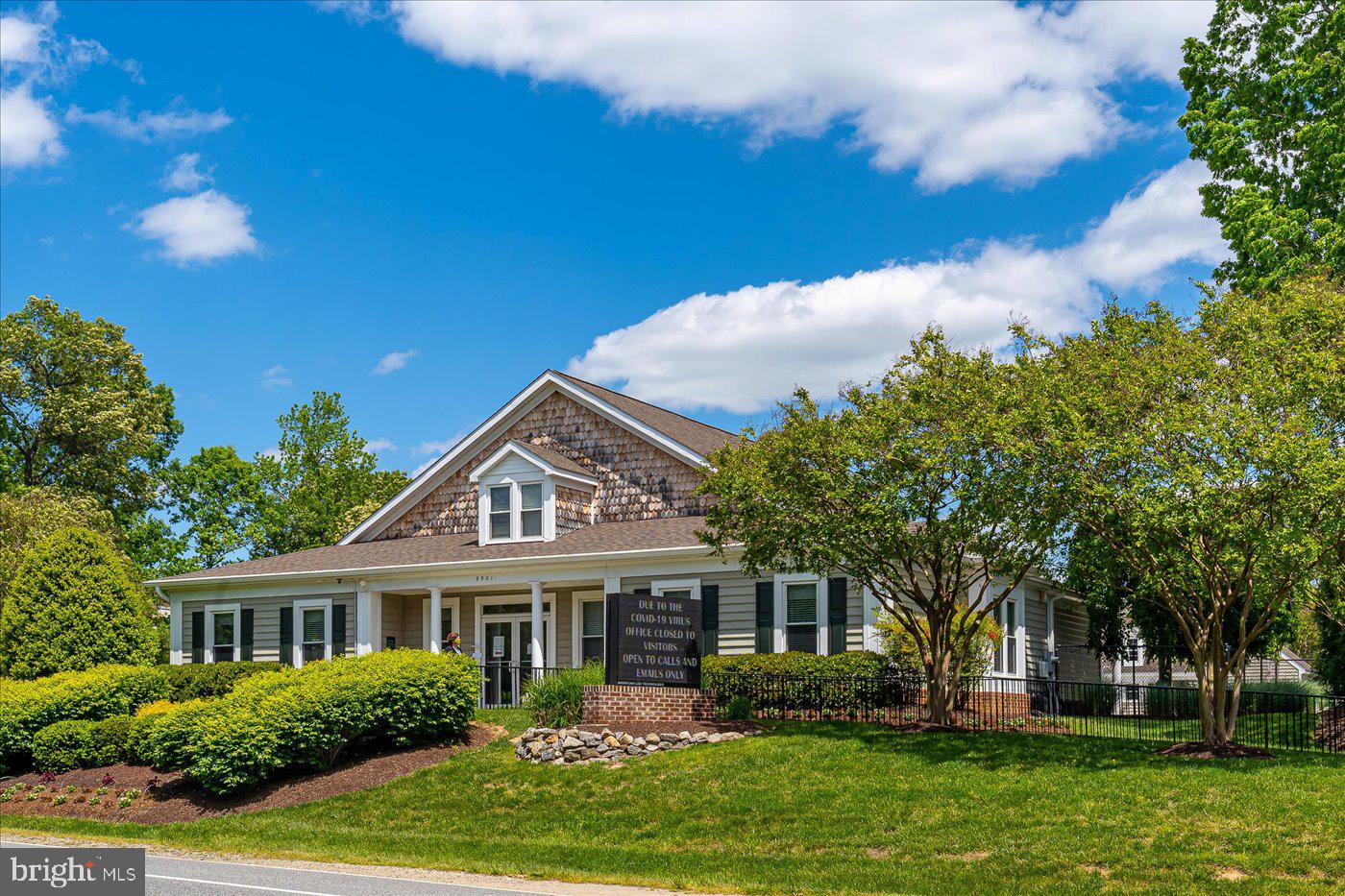 9814 Dominion Forest Cir