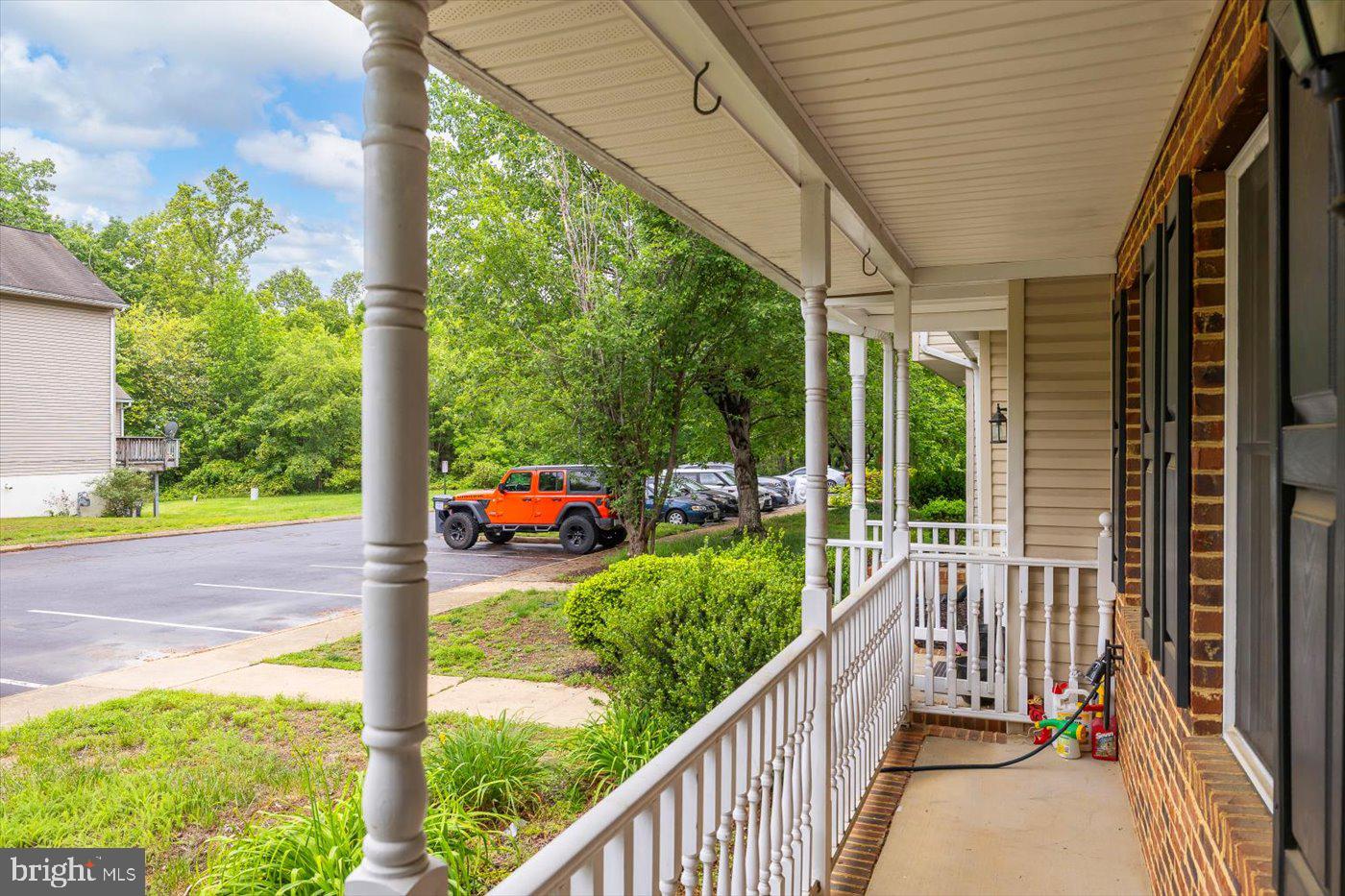9814 Dominion Forest Cir