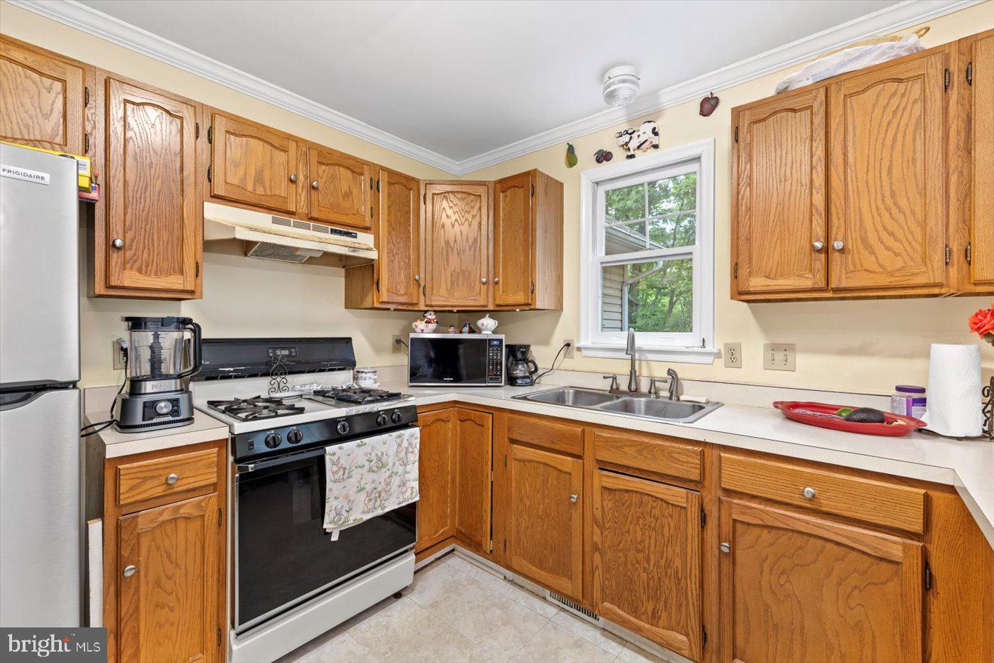 9814 Dominion Forest Cir