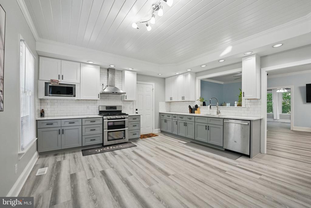 10104 BLANDFIELD LANE