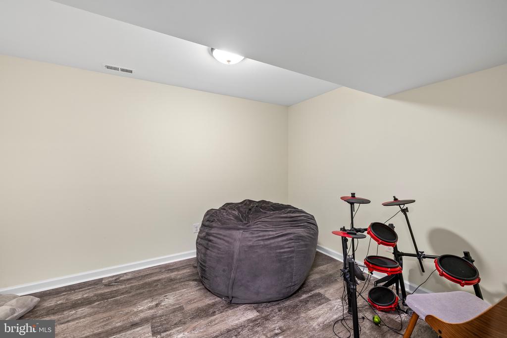 11606 New Bond St