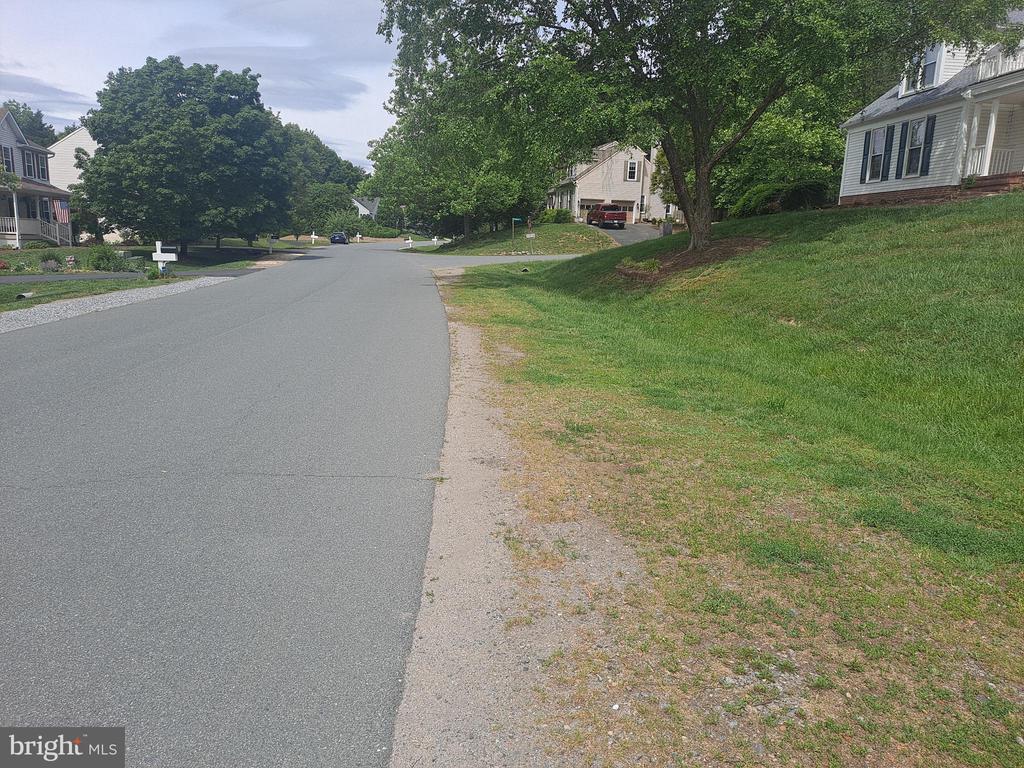 10507 Watford Ln