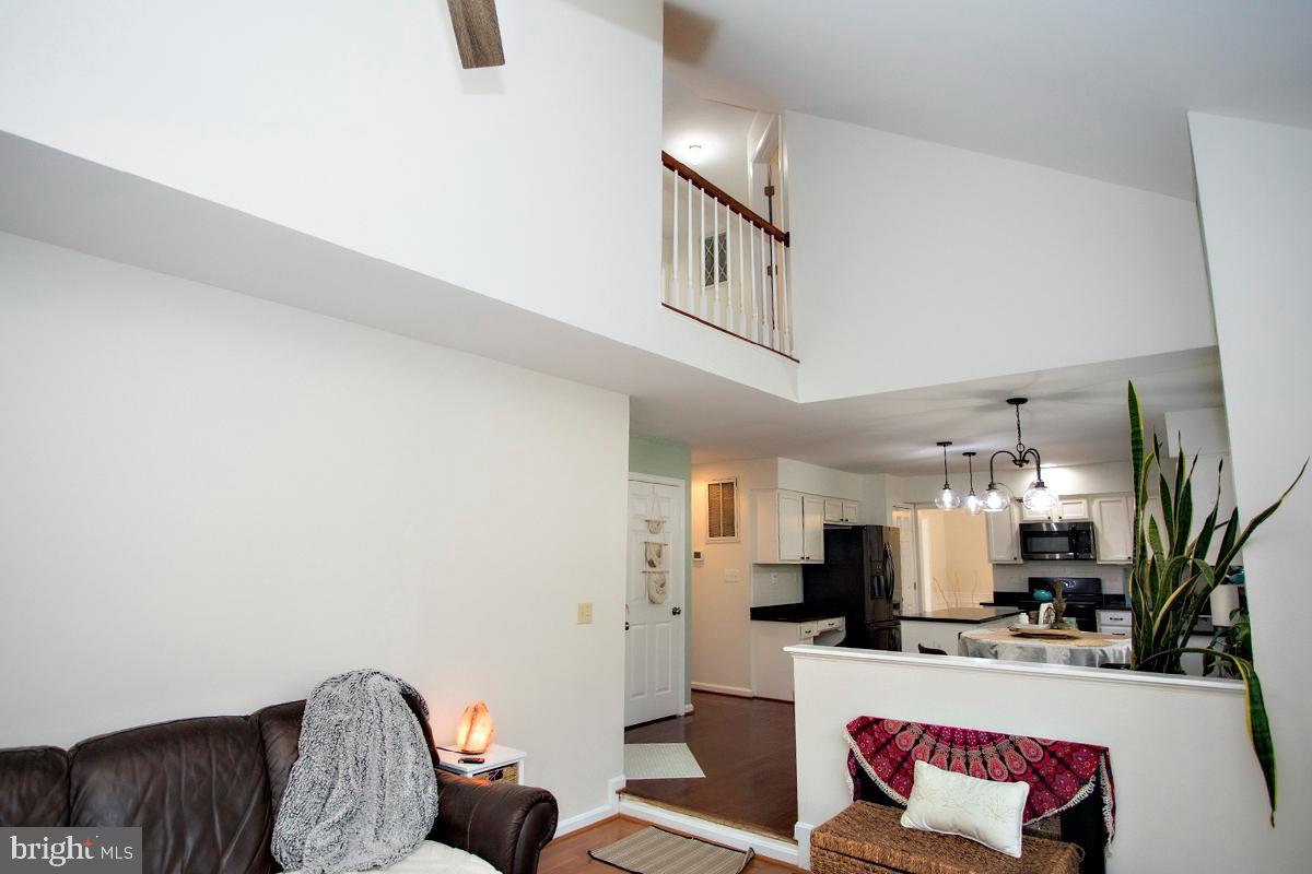 10507 Watford Ln