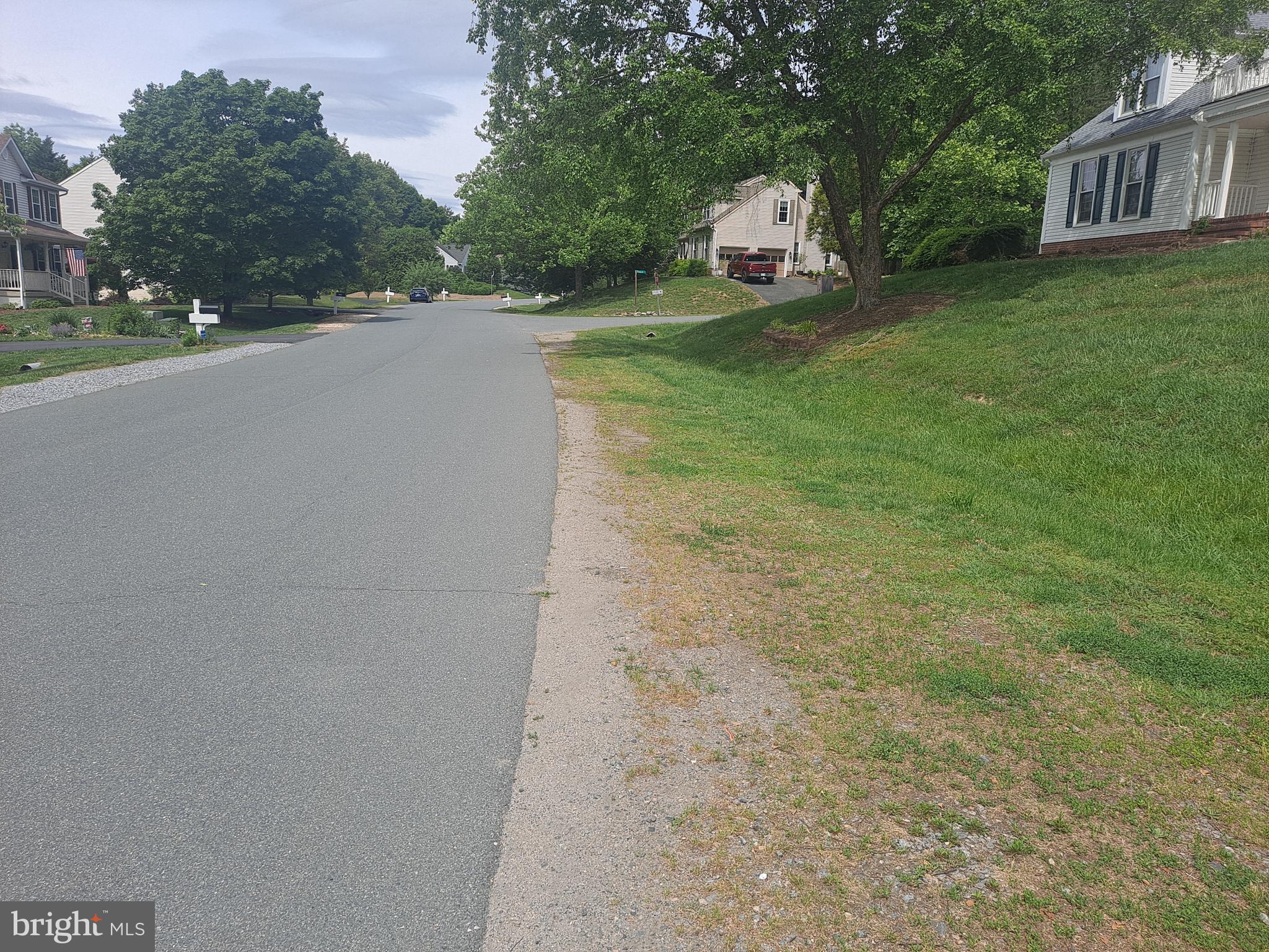 10507 Watford Ln
