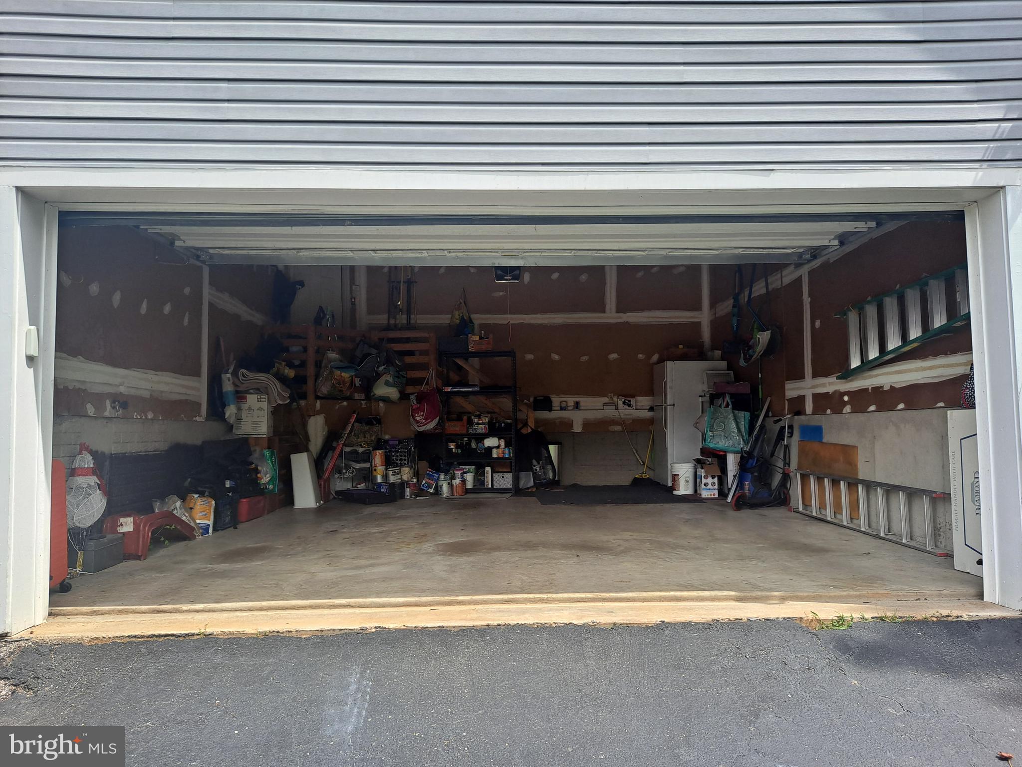 10507 Watford Ln