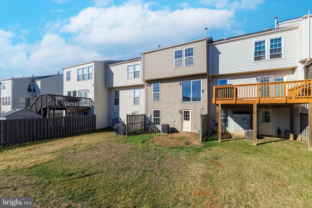 9833 BARTLEY COURT