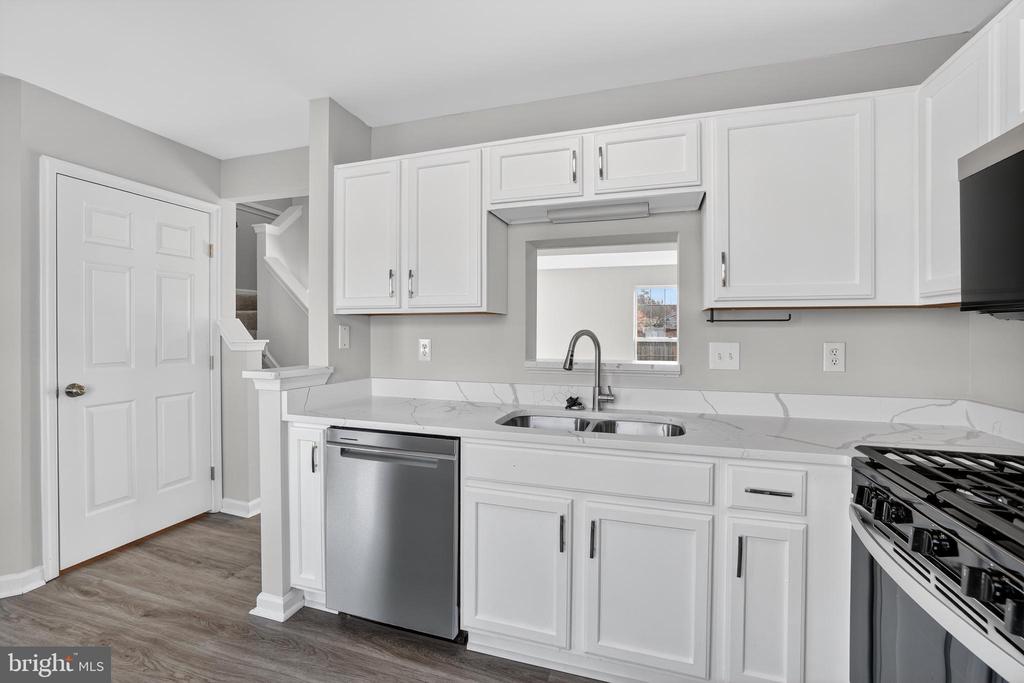 9833 BARTLEY COURT