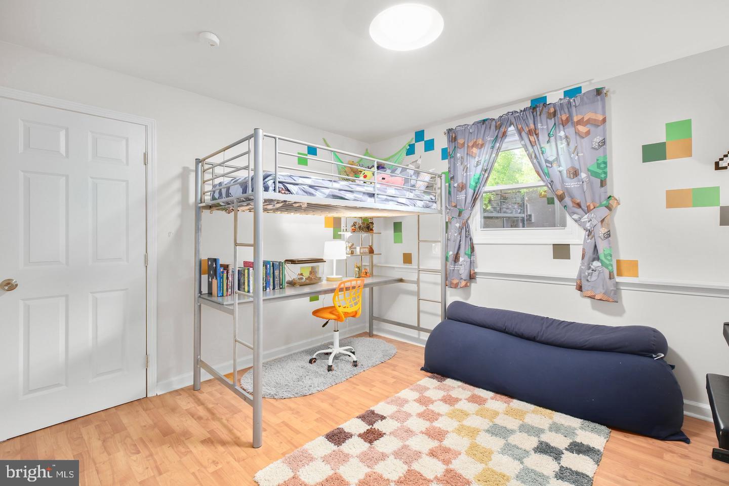 704 CANDLE RIDGE COURT