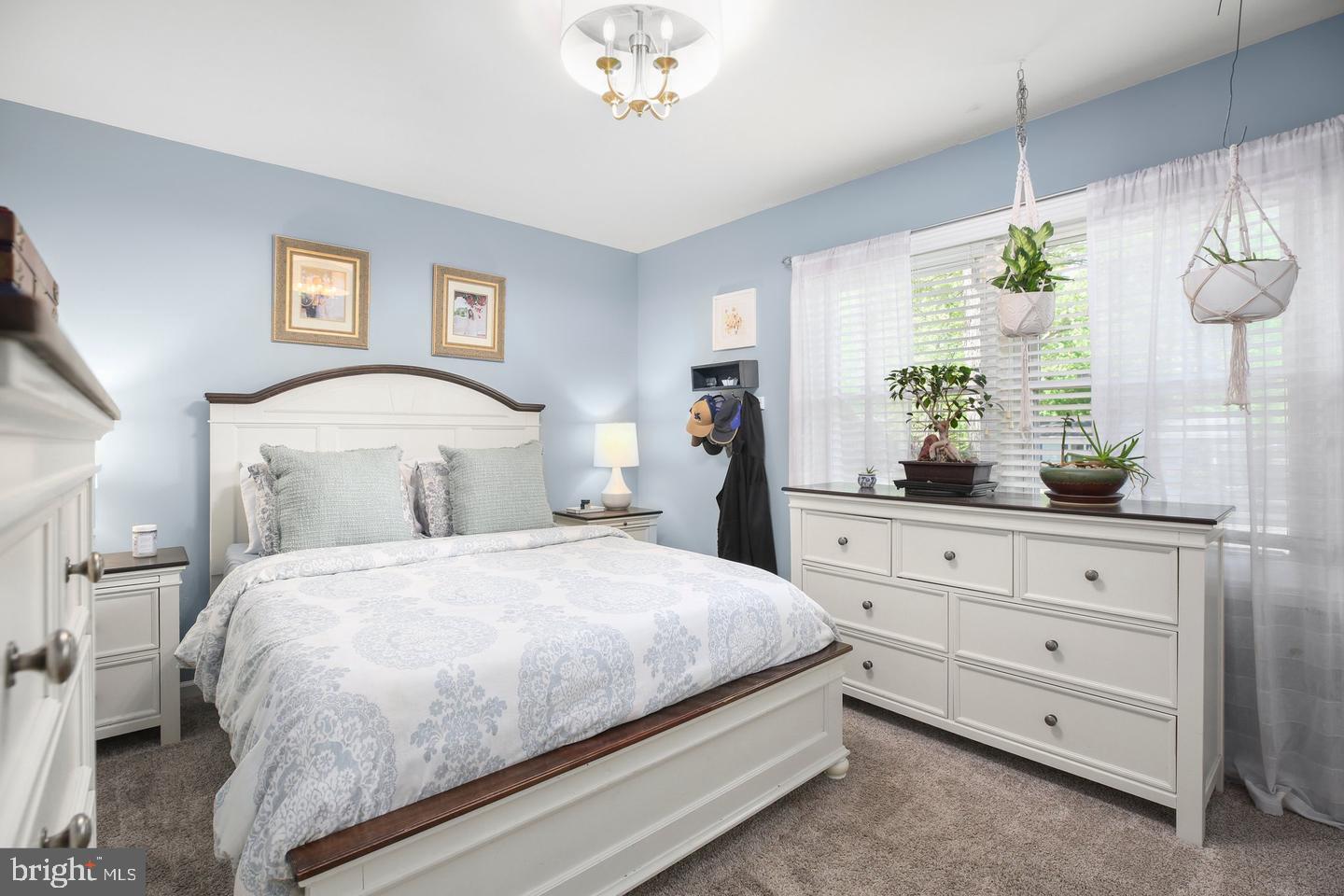 704 CANDLE RIDGE COURT