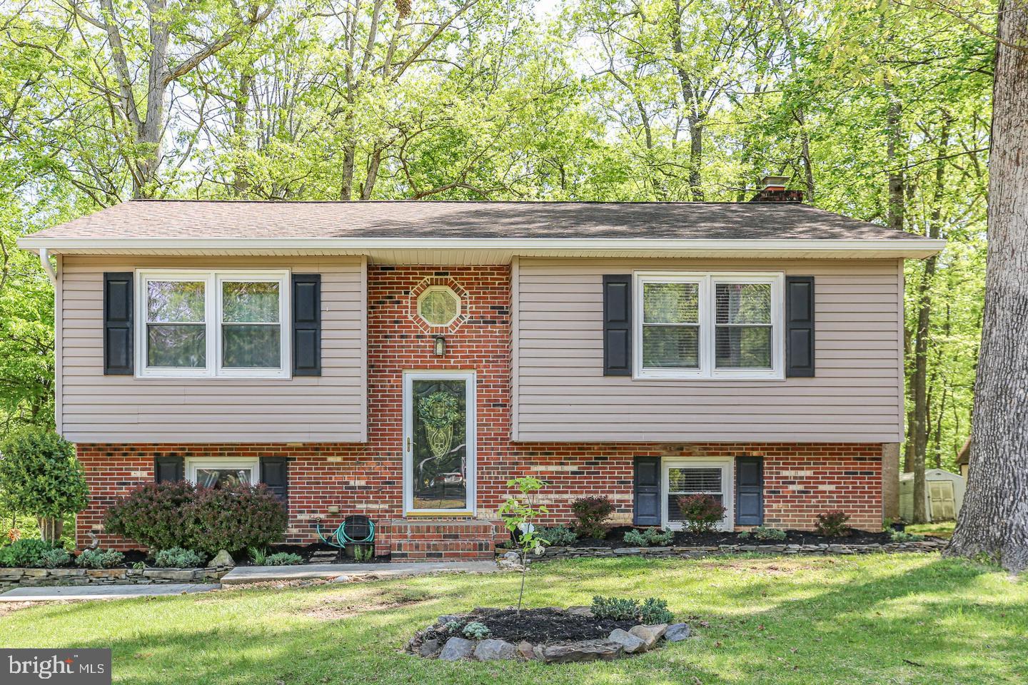 704 CANDLE RIDGE COURT