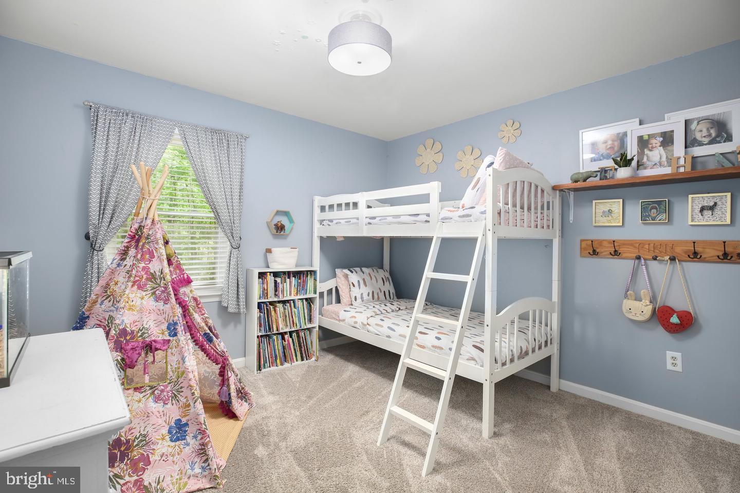 704 CANDLE RIDGE COURT