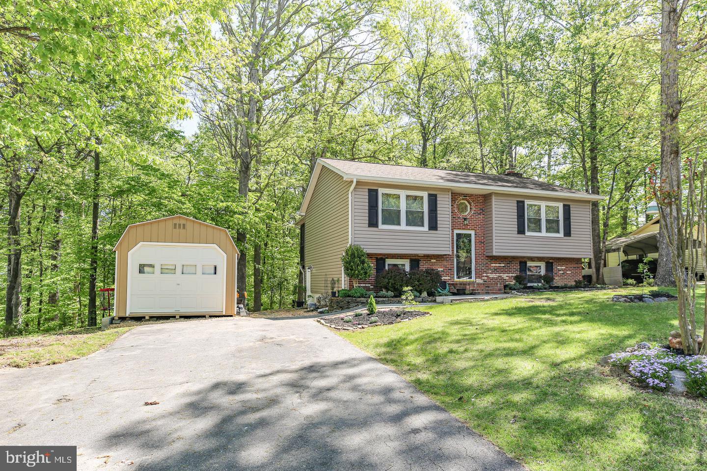 704 CANDLE RIDGE COURT