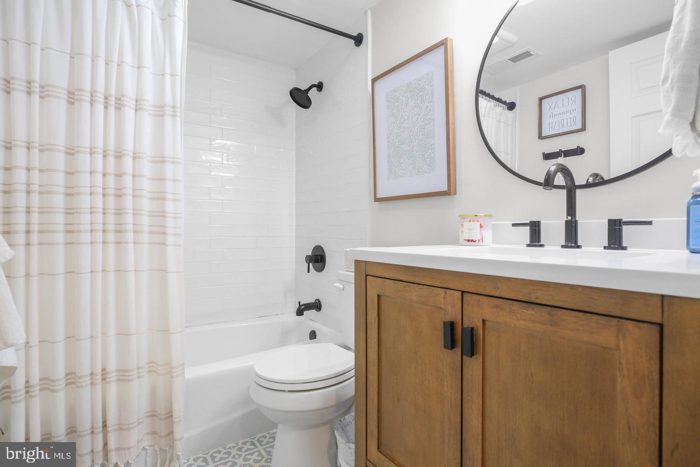 704 CANDLE RIDGE COURT