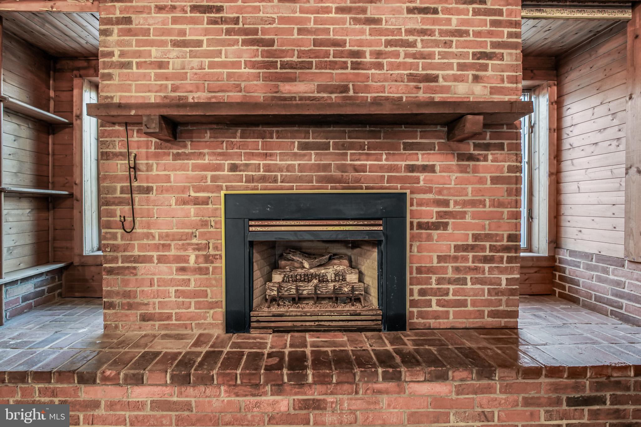 6908 S ROXBURY ROAD