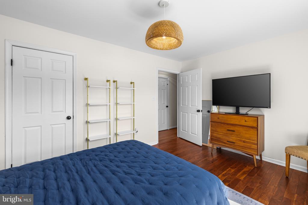 4810 QUEENSBURY CIRCLE