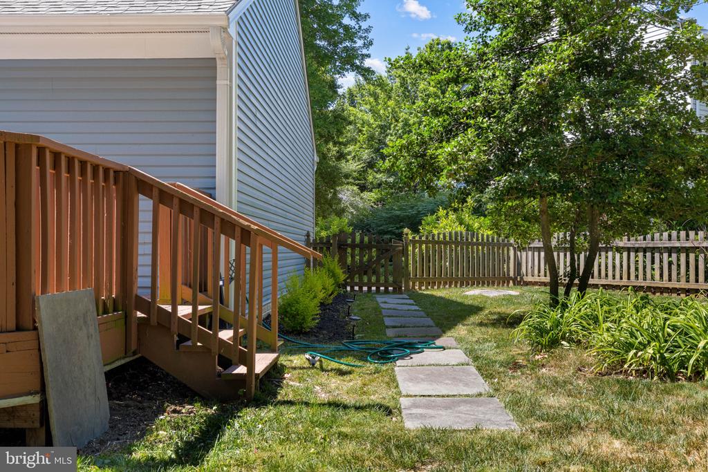 4810 QUEENSBURY CIRCLE