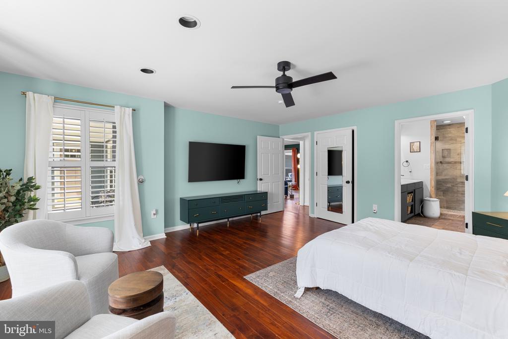 4810 QUEENSBURY CIRCLE