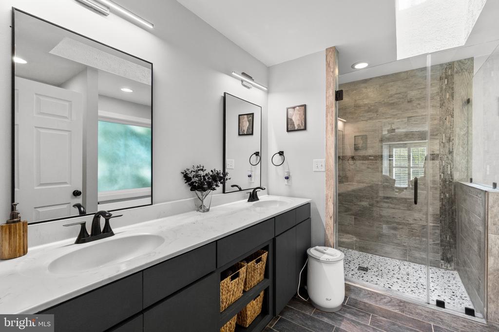 4810 QUEENSBURY CIRCLE