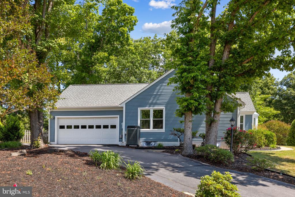 4810 QUEENSBURY CIRCLE