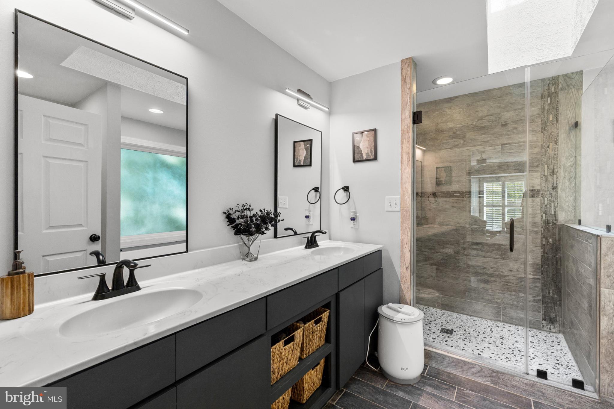 4810 QUEENSBURY CIRCLE