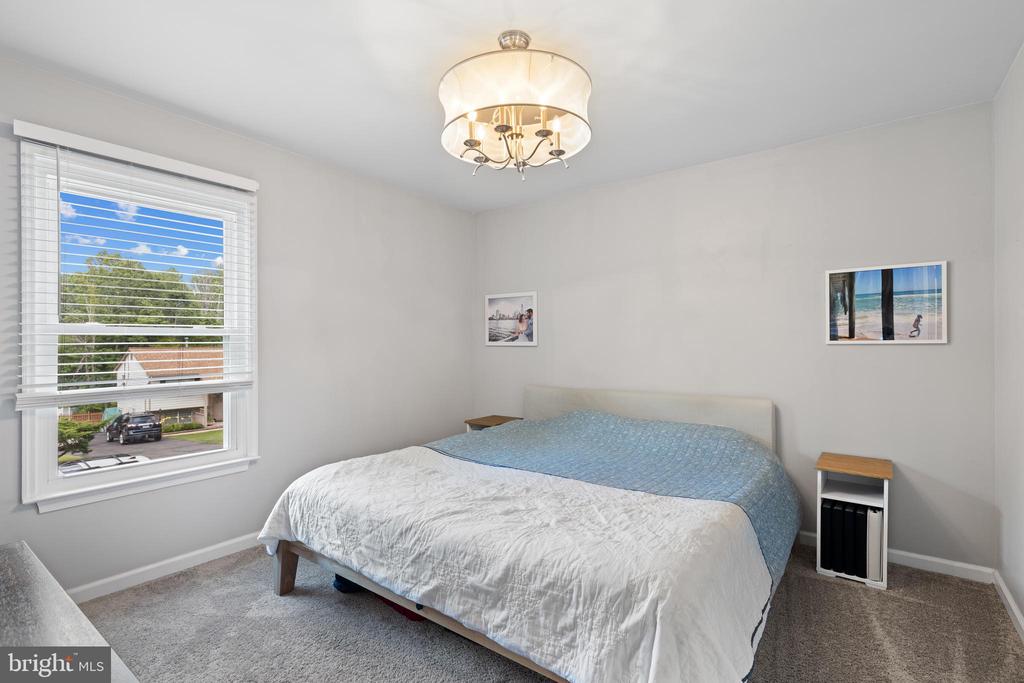 10712 HEATHERWOOD DRIVE