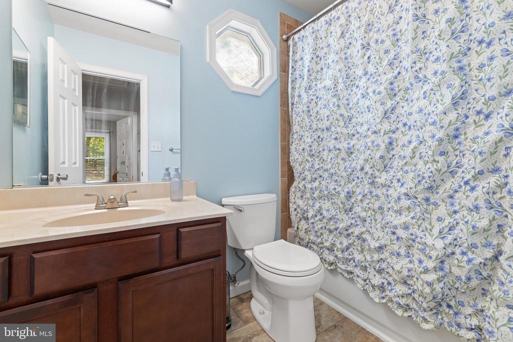 10712 HEATHERWOOD DRIVE