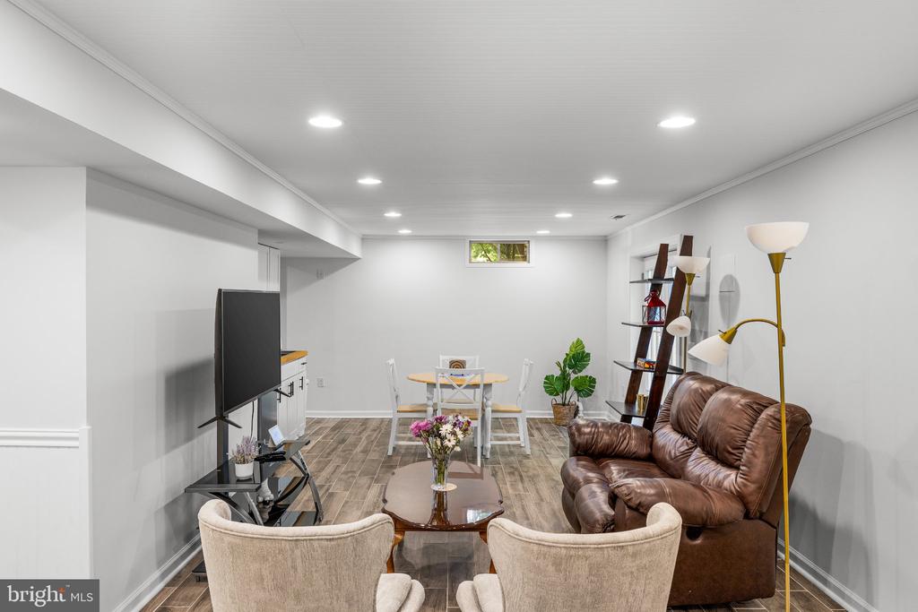 12016 KINGSWOOD BOULEVARD
