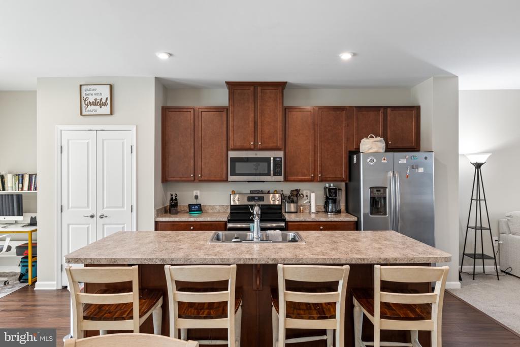 8622 WILMORE LANE