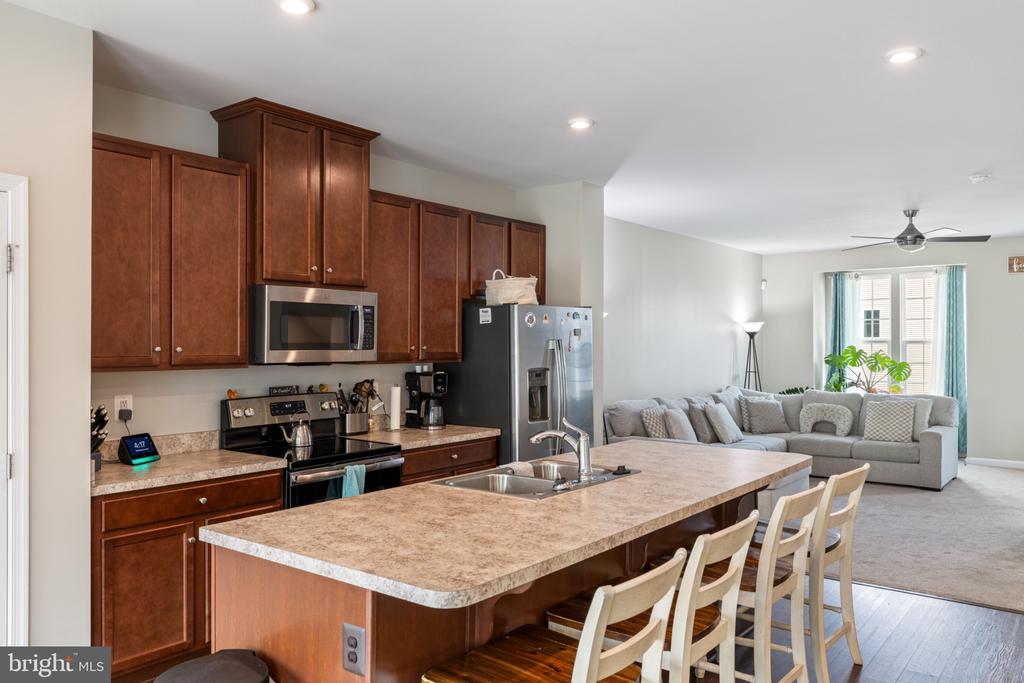8622 WILMORE LANE