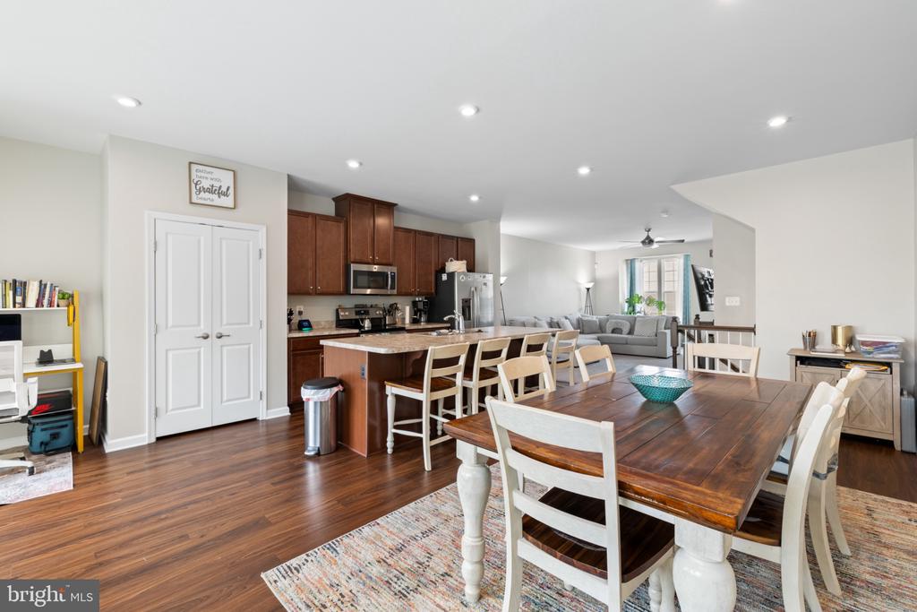 8622 WILMORE LANE