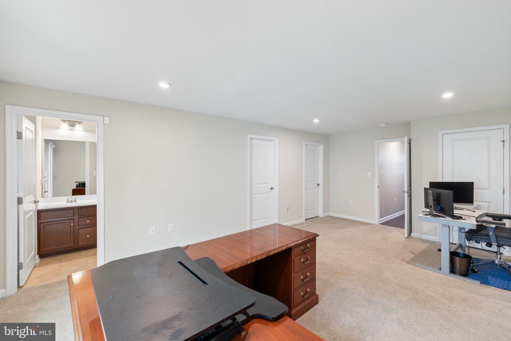 8622 WILMORE LANE