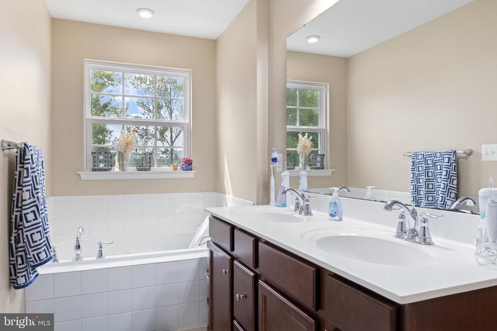 8622 WILMORE LANE