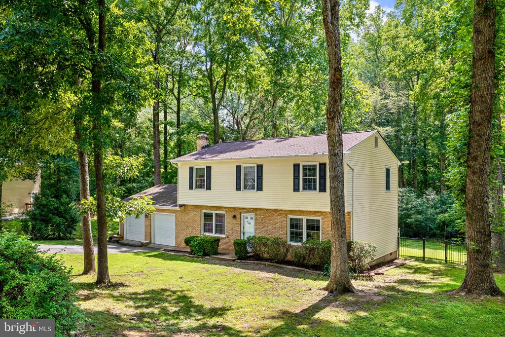 6024 BATTLEFIELD GREEN DRIVE