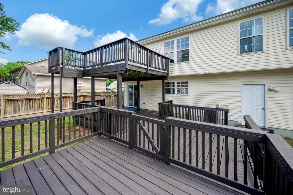 5706 E POINT CIRCLE