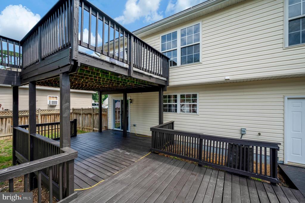5706 E POINT CIRCLE