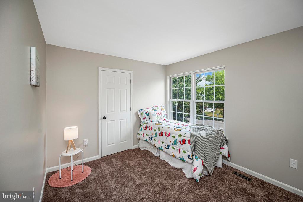5706 E POINT CIRCLE