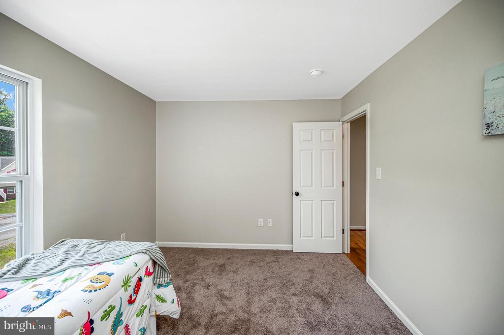 5706 E POINT CIRCLE