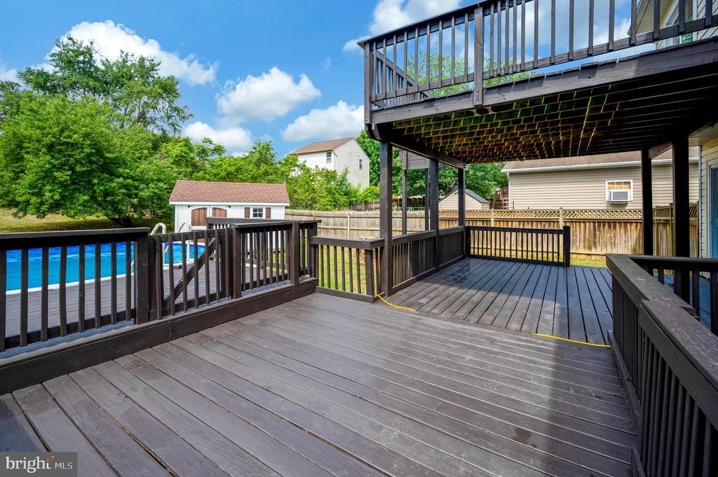 5706 E POINT CIRCLE