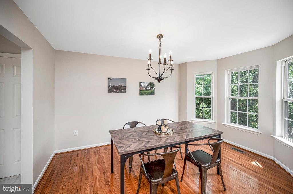 5706 E POINT CIRCLE
