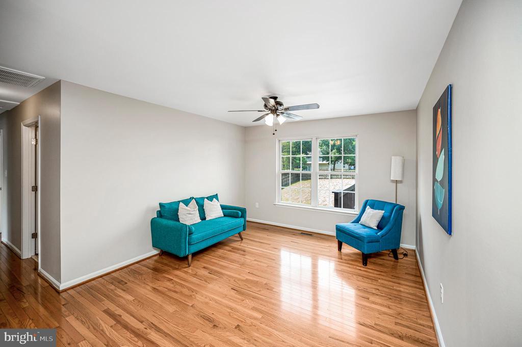 5706 E POINT CIRCLE