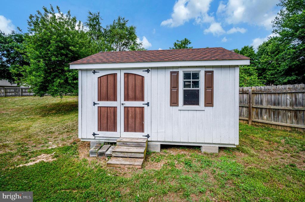 5706 E POINT CIRCLE