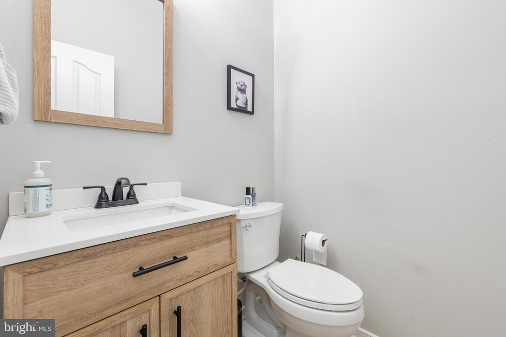 7102 CROWN JEWELS COURT