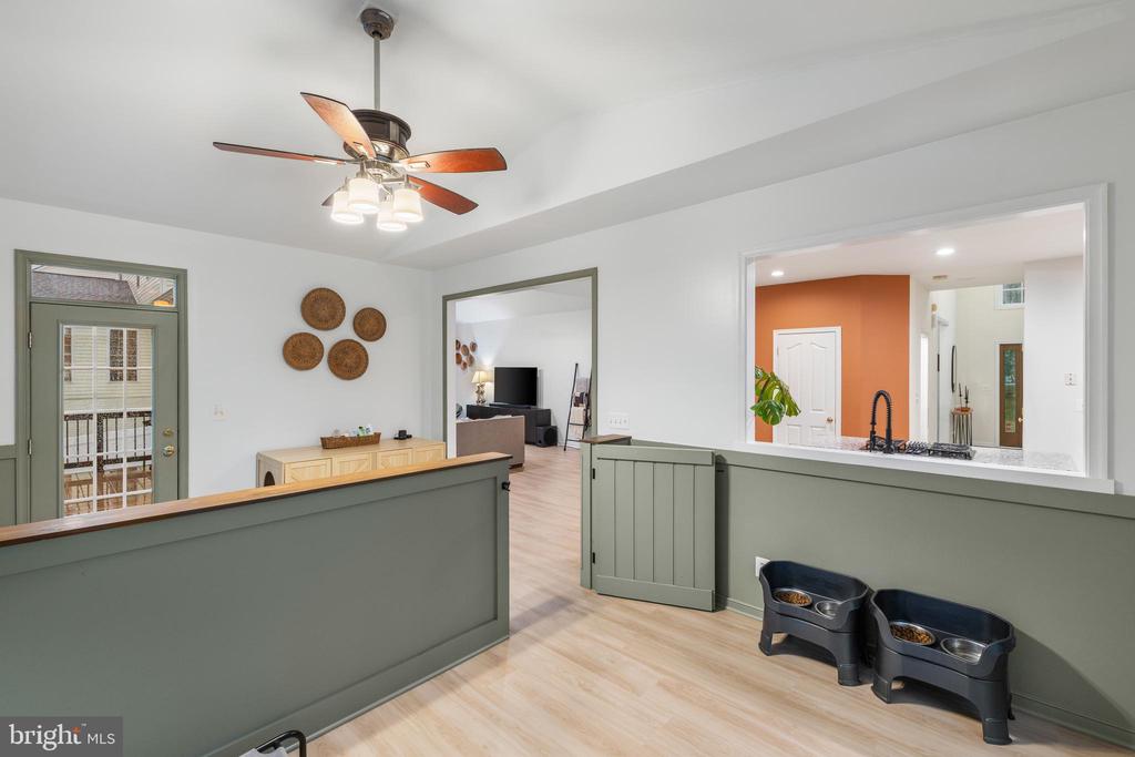 7102 CROWN JEWELS COURT