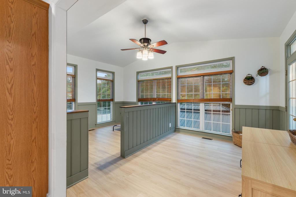 7102 CROWN JEWELS COURT