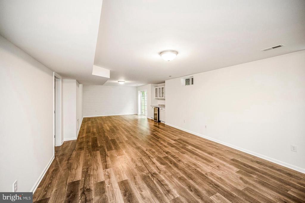 9007 MCALISTER COURT