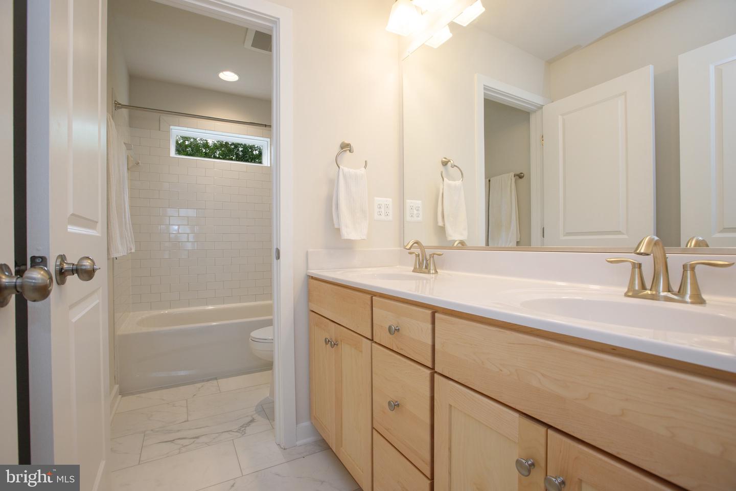 85 Hopewell Dr