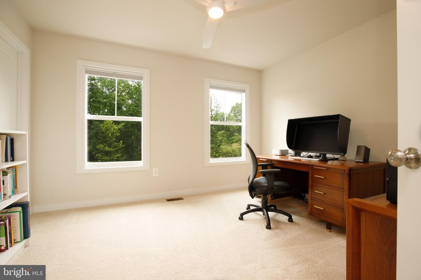 85 Hopewell Dr
